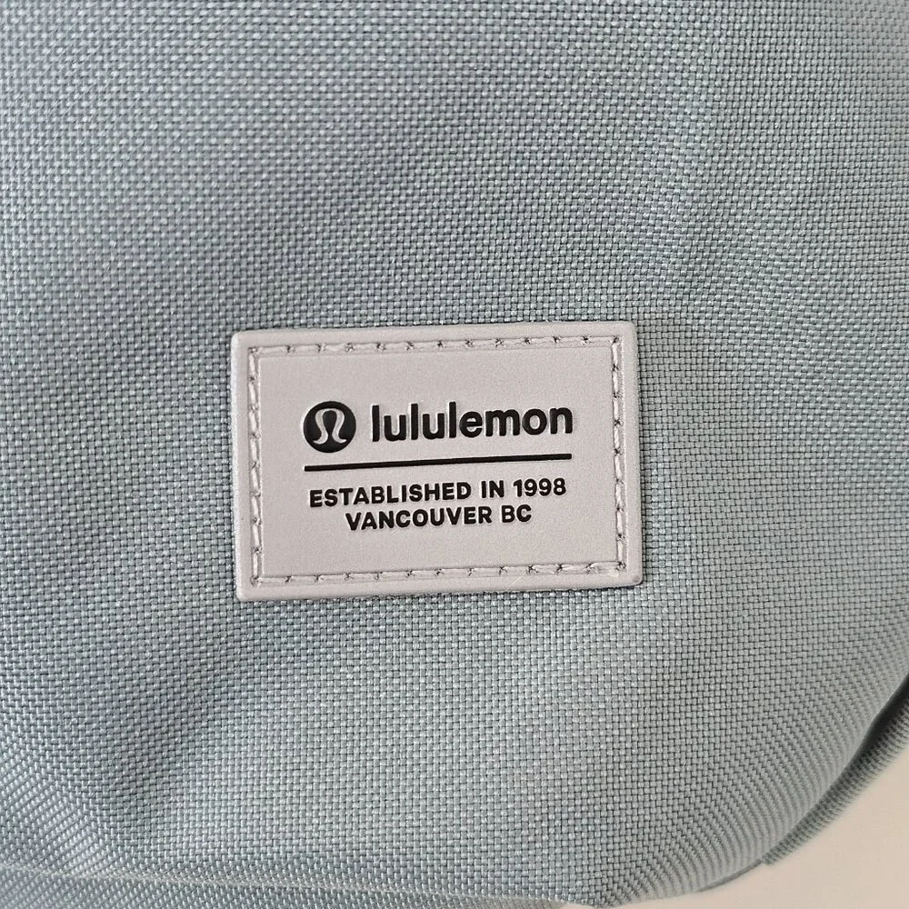 SOLD! NWT LULULEMON CRBU Crater Blue Double Zip Tech Canvas Backpack OS - Picture 5 of 16